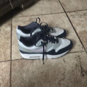 Nike Air Max White and Navy Sneakers